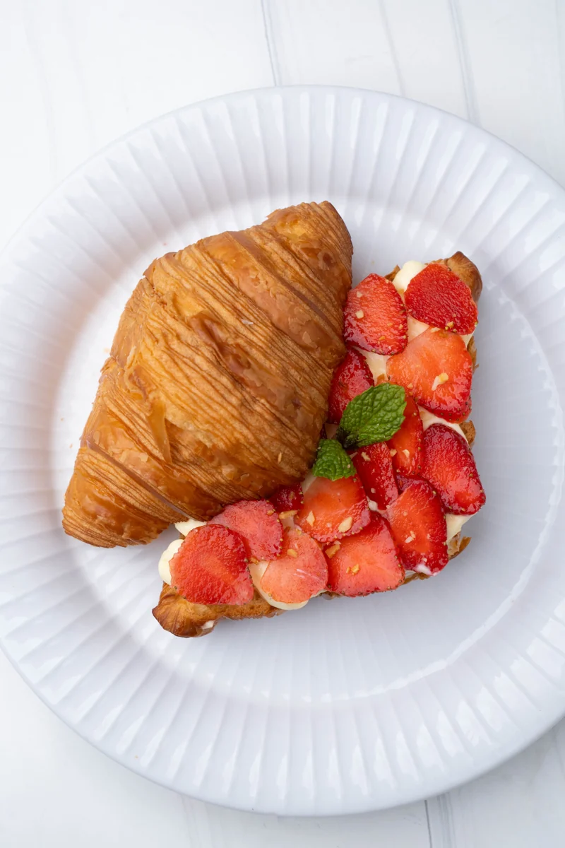 Croissant with Napoleon Cream and Berry